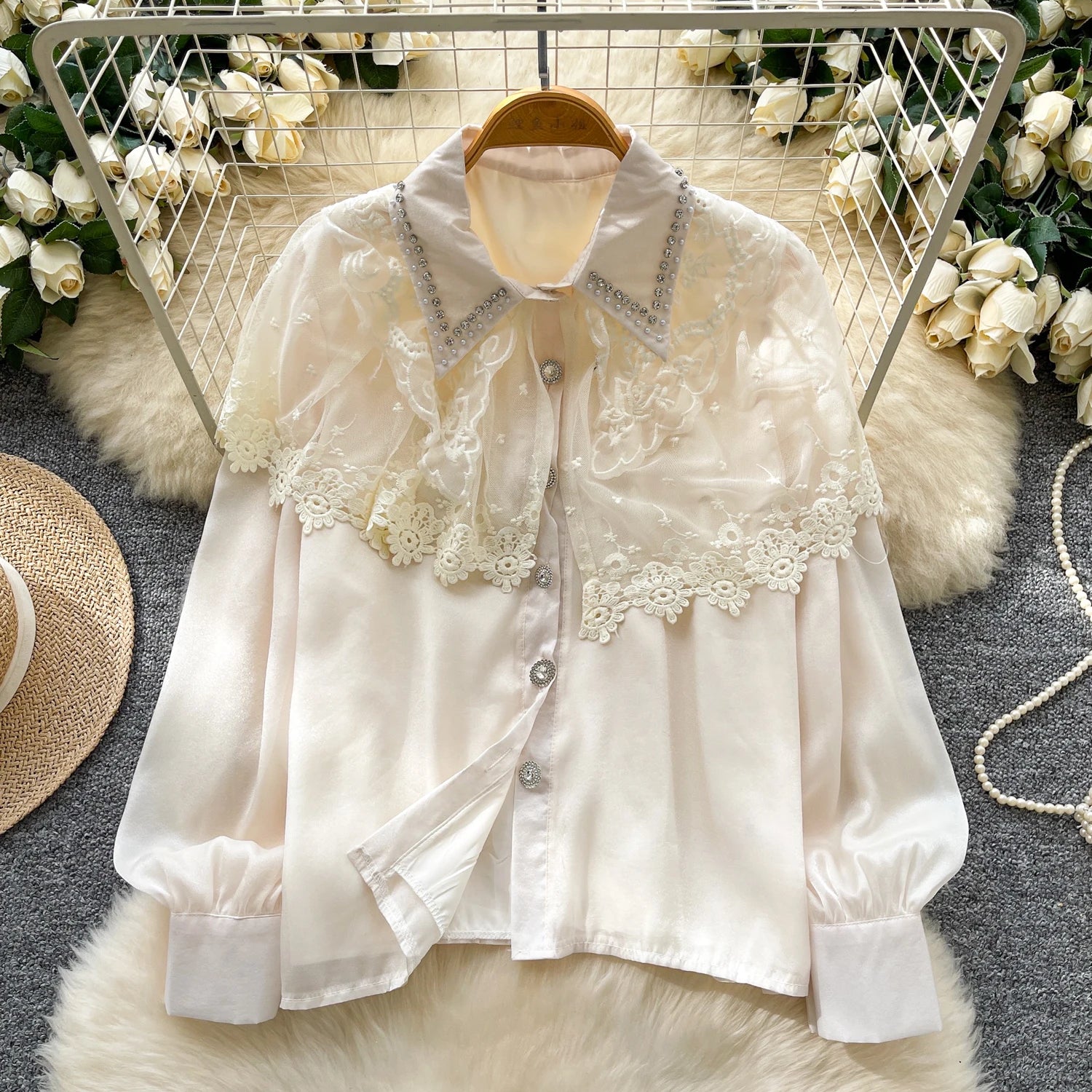 Blusa de Estilo Francés Neploe Con Bordados Elaborados.