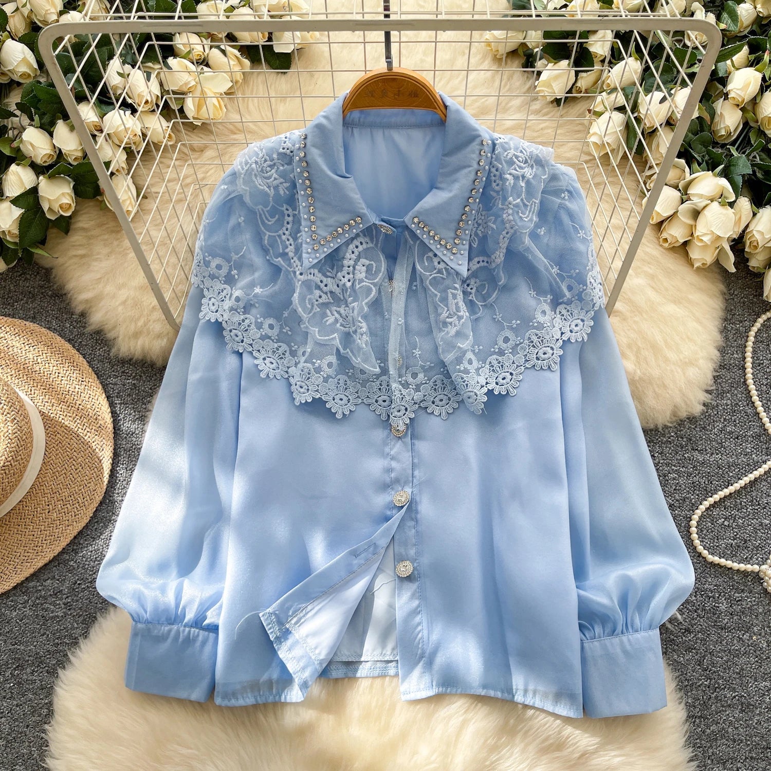 Blusa de Estilo Francés Neploe Con Bordados Elaborados.