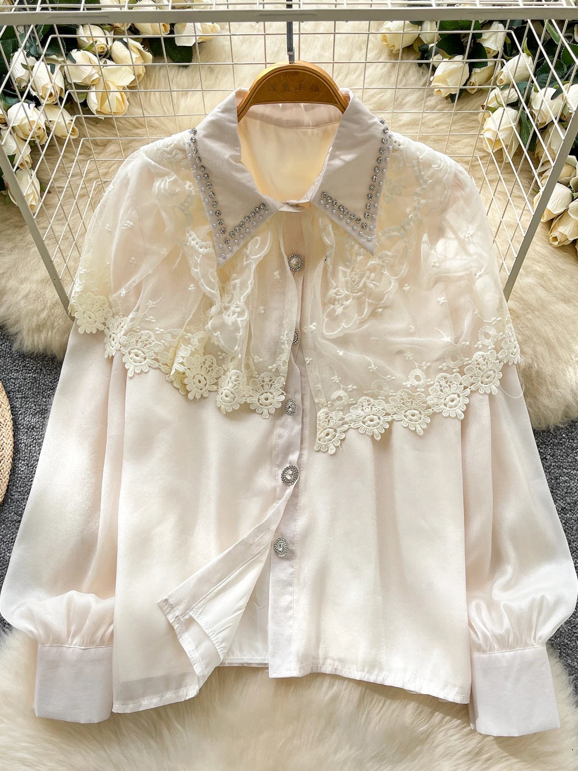 Blusa de Estilo Francés Neploe Con Bordados Elaborados.