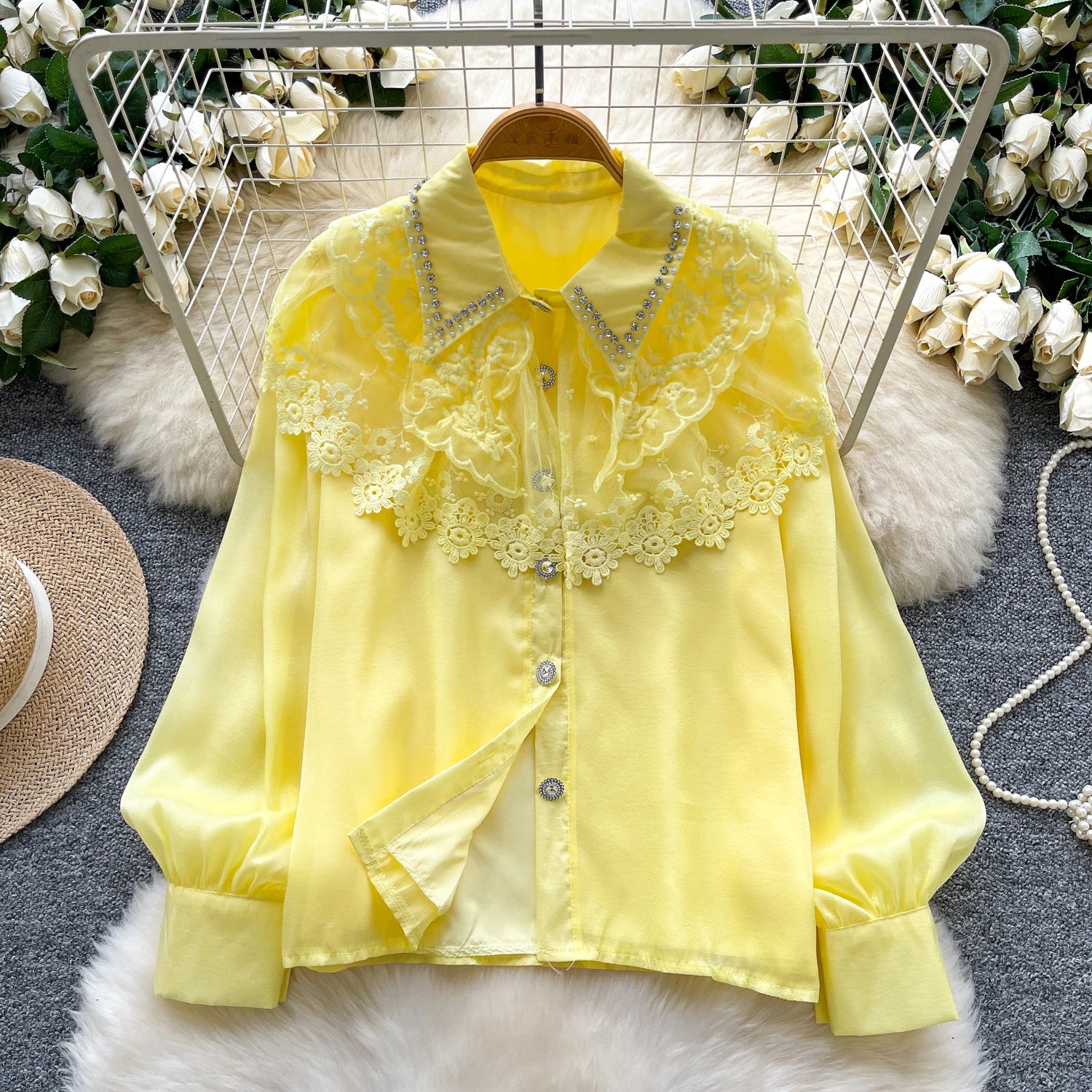 Blusa de Estilo Francés Neploe Con Bordados Elaborados.